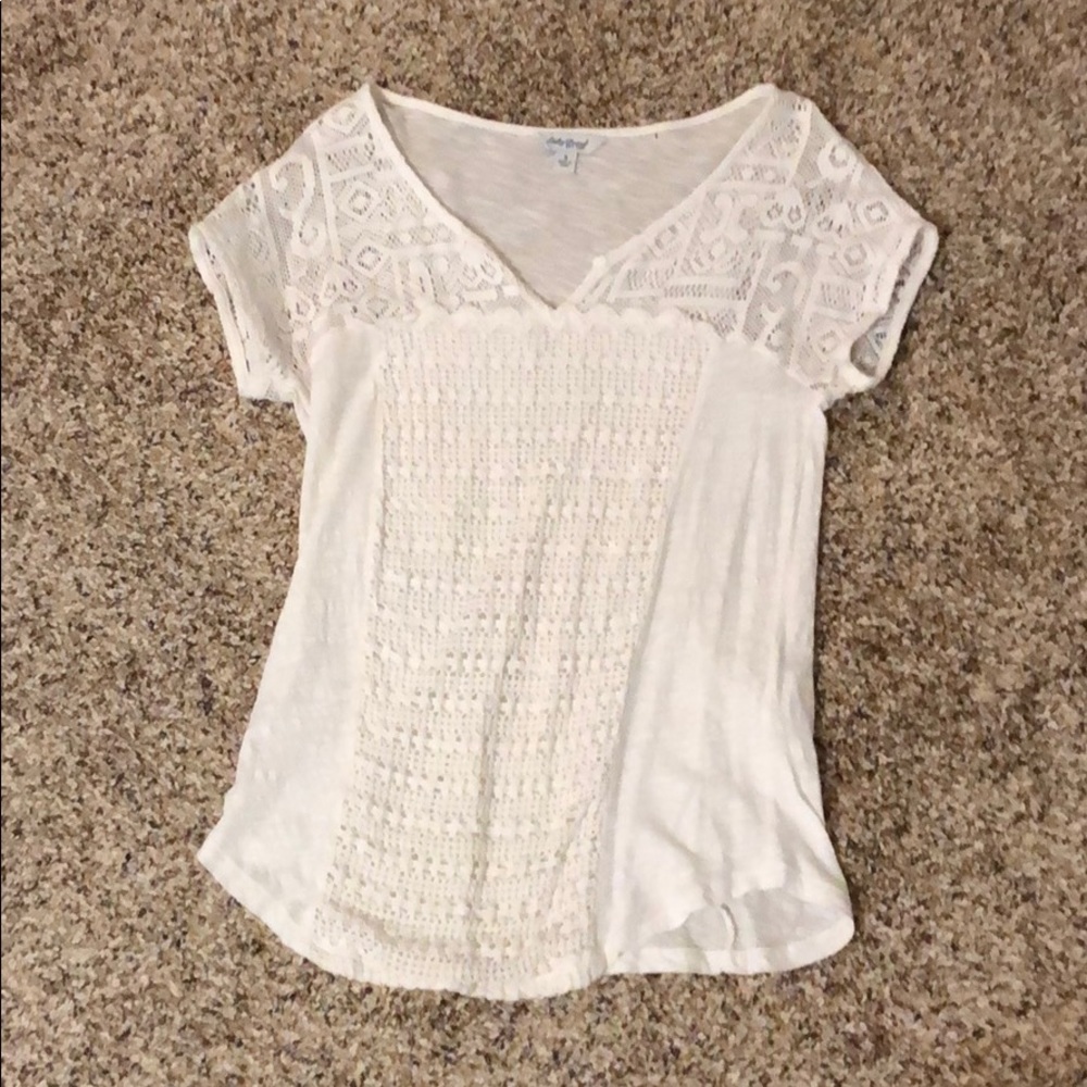 V-neck boutique short sleeve shirt